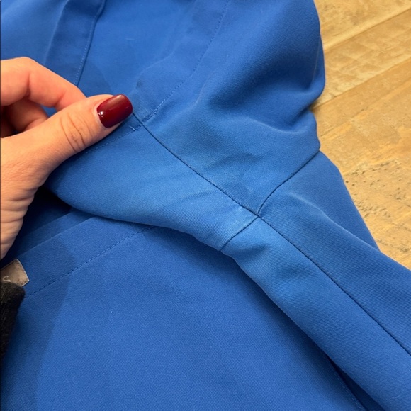 Figs Men's scrub top - Picture 4 of 8